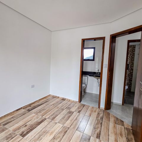 Casa à venda com 105m², 3 quartos e 2 vagas Casa à venda com 105m², 3 quartos e 2 vagasSuíte