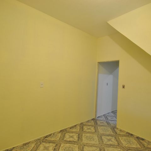 Casa à venda com 75m², 5 quartos e 1 vagaQuarto
