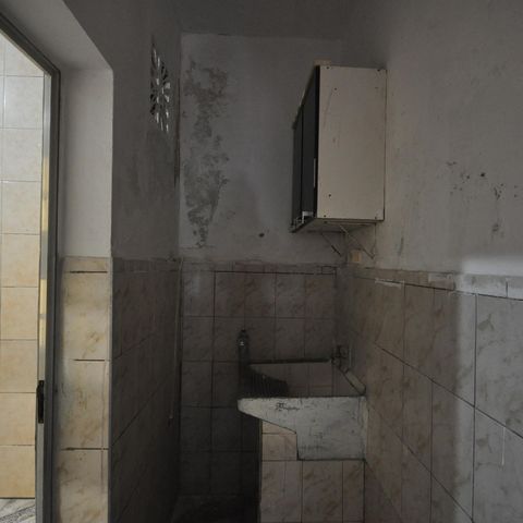 Casa à venda com 75m², 5 quartos e 1 vagaÁrea de Serviço