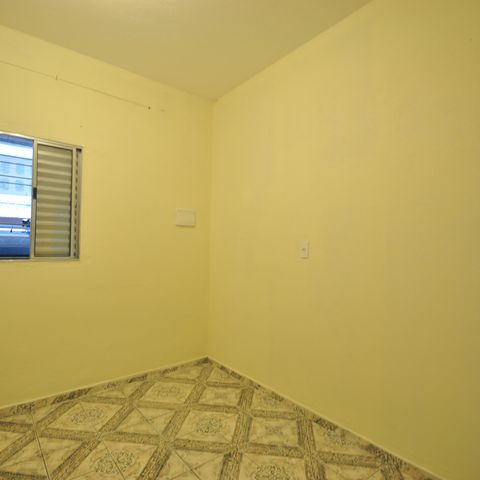 Casa à venda com 75m², 5 quartos e 1 vagaQuarto
