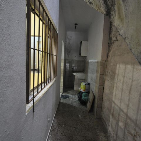 Casa à venda com 75m², 5 quartos e 1 vagaQuintal