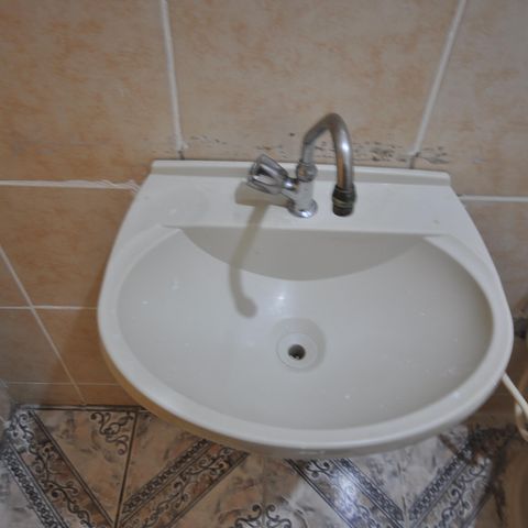 Casa à venda com 75m², 5 quartos e 1 vagaBanheiro