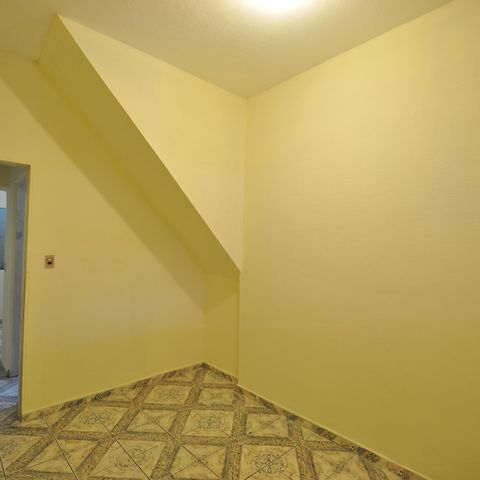 Casa à venda com 75m², 5 quartos e 1 vagaQuarto