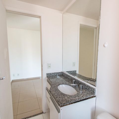 Apartamento para alugar com 69m², 2 quartos e 1 vaga Apartamento para alugar com 69m², 2 quartos e 1 vagaBanheiro da suíte