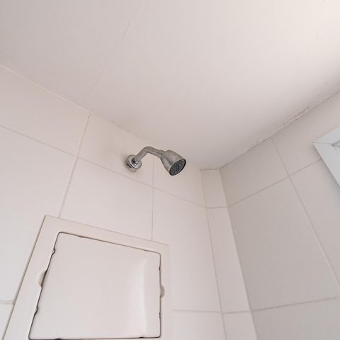 Apartamento para alugar com 69m², 2 quartos e 1 vaga Apartamento para alugar com 69m², 2 quartos e 1 vagaBanheiro da suíte