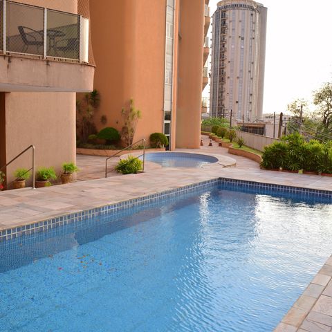 Apartamento para alugar com 360m², 5 quartos e 2 vagasÁrea comum - Piscina