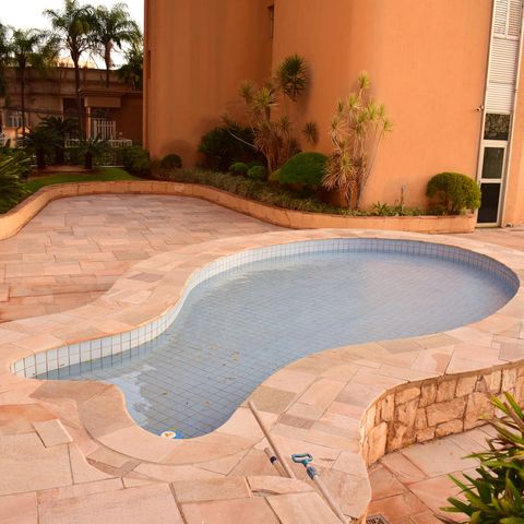 Apartamento para alugar com 360m², 5 quartos e 2 vagasÁrea comum - Piscina