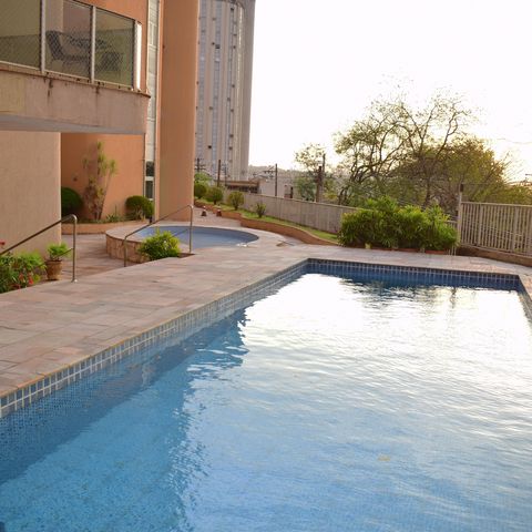 Apartamento para alugar com 360m², 5 quartos e 2 vagasÁrea comum - Piscina