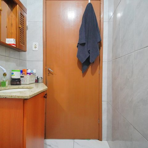 Casa à venda com 184m², 4 quartos e 2 vagasBanheiro 2