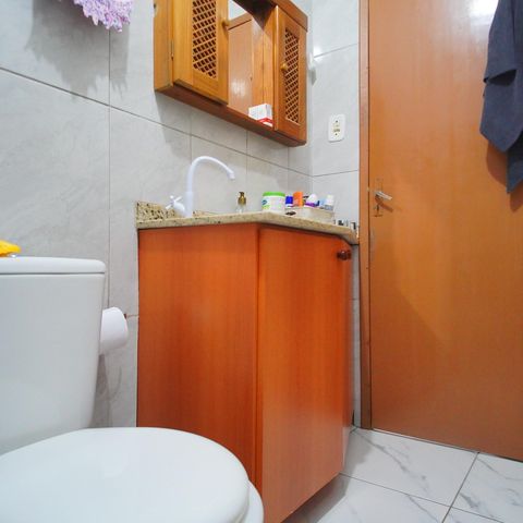 Casa à venda com 184m², 4 quartos e 2 vagasBanheiro 2