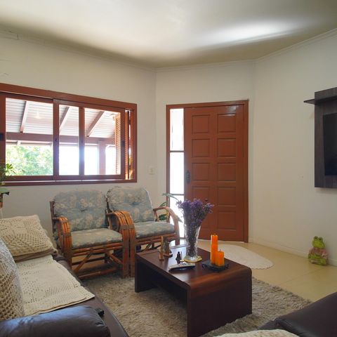 Casa à venda com 184m², 4 quartos e 2 vagasSala