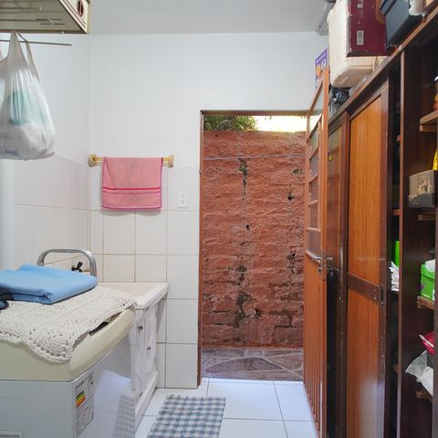 Casa à venda com 184m², 4 quartos e 2 vagasÁrea de Serviço
