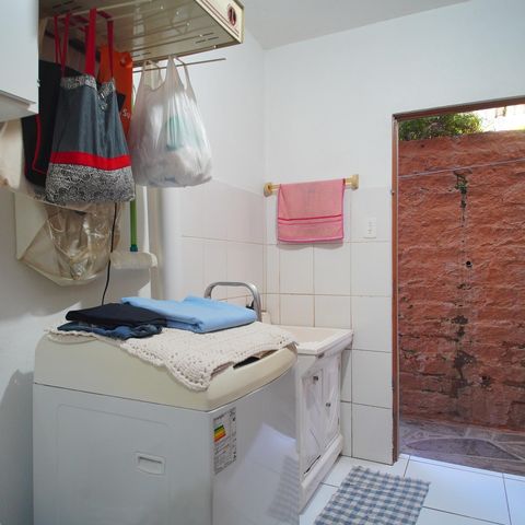 Casa à venda com 184m², 4 quartos e 2 vagasÁrea de Serviço