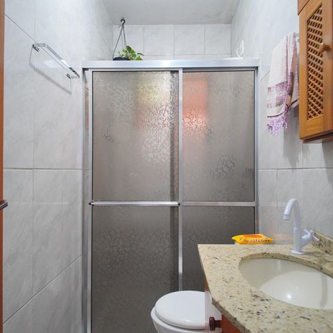 Casa à venda com 184m², 4 quartos e 2 vagasBanheiro 2