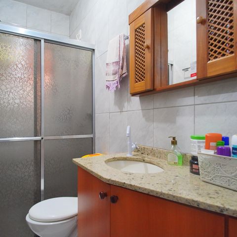 Casa à venda com 184m², 4 quartos e 2 vagasBanheiro 2