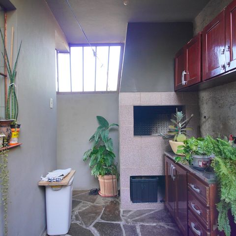 Casa à venda com 184m², 4 quartos e 2 vagasÁrea comum - Churrasqueira