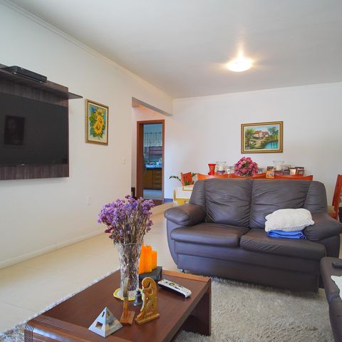 Casa à venda com 184m², 4 quartos e 2 vagasSala