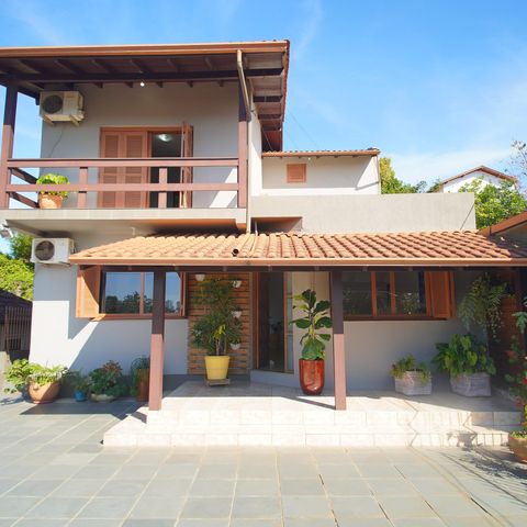 Casa à venda com 184m², 4 quartos e 2 vagasÁrea externa