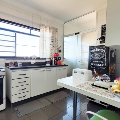 Apartamento à venda com 84m², 3 quartos e 2 vagas Apartamento à venda com 84m², 3 quartos e 2 vagasCozinha