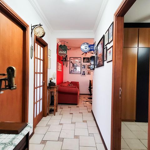 Apartamento à venda com 84m², 3 quartos e 2 vagas Apartamento à venda com 84m², 3 quartos e 2 vagasCorredor