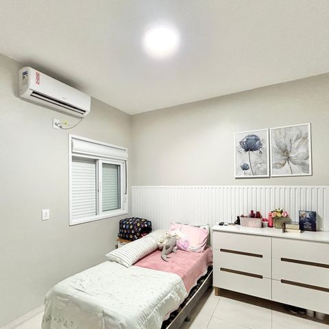 Casa à venda com 176m², 3 quartos e 4 vagas Casa à venda com 176m², 3 quartos e 4 vagasQuarto