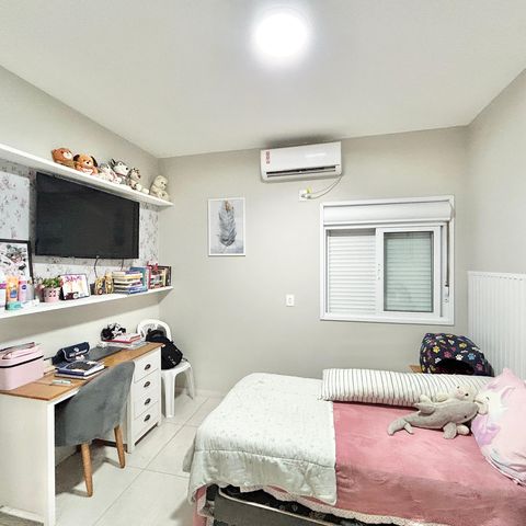 Casa à venda com 176m², 3 quartos e 4 vagas Casa à venda com 176m², 3 quartos e 4 vagasQuarto