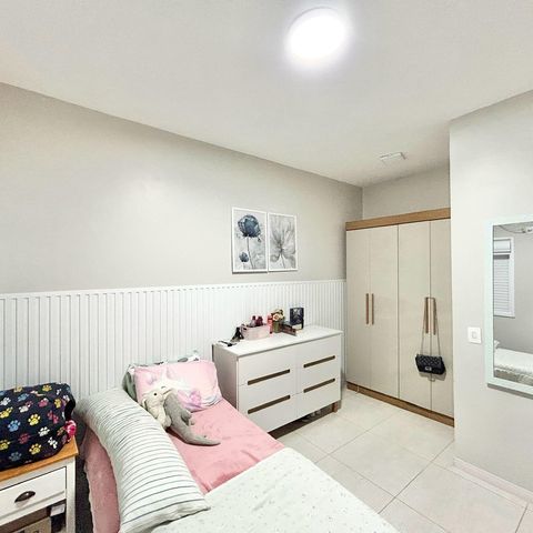 Casa à venda com 176m², 3 quartos e 4 vagas Casa à venda com 176m², 3 quartos e 4 vagasQuarto