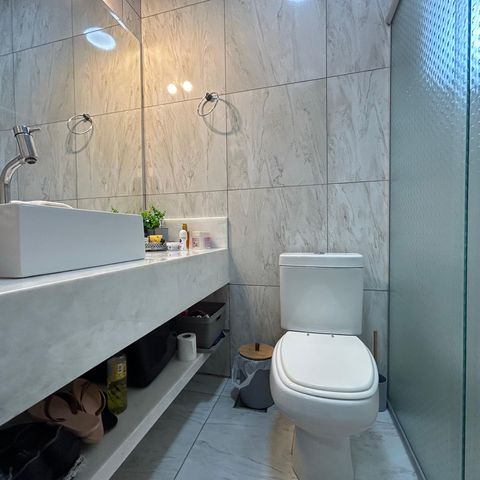 Casa à venda com 176m², 3 quartos e 4 vagas Casa à venda com 176m², 3 quartos e 4 vagasBanheiro