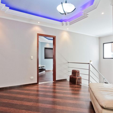 Casa à venda com 610m², 5 quartos e 10 vagasCorredor