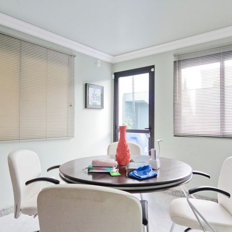 Casa à venda com 610m², 5 quartos e 10 vagasCopa
