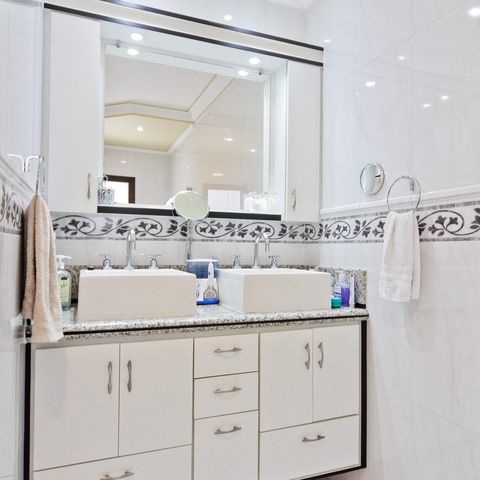 Casa à venda com 610m², 5 quartos e 10 vagasBanheiro da Suíte 2