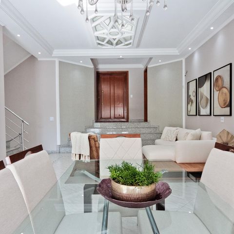 Casa à venda com 610m², 5 quartos e 10 vagasSala
