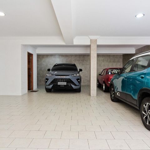 Casa à venda com 610m², 5 quartos e 10 vagasGaragem