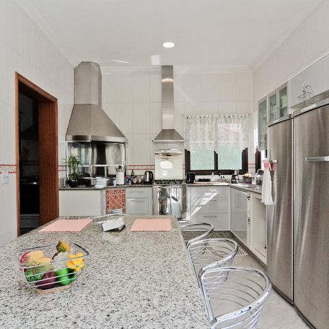 Casa à venda com 610m², 5 quartos e 10 vagasCozinha