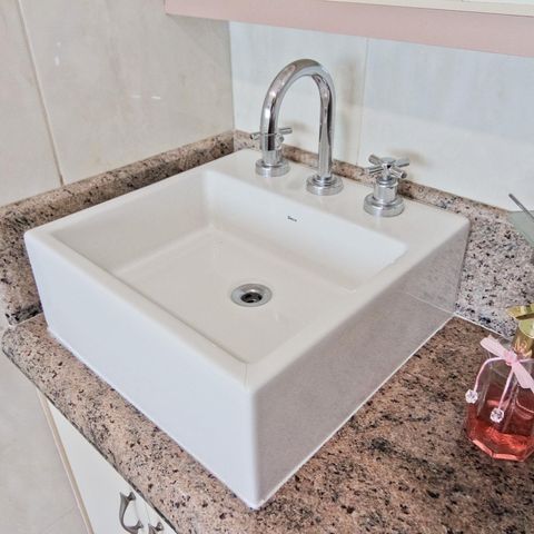 Casa à venda com 610m², 5 quartos e 10 vagasBanheiro da Suíte 3