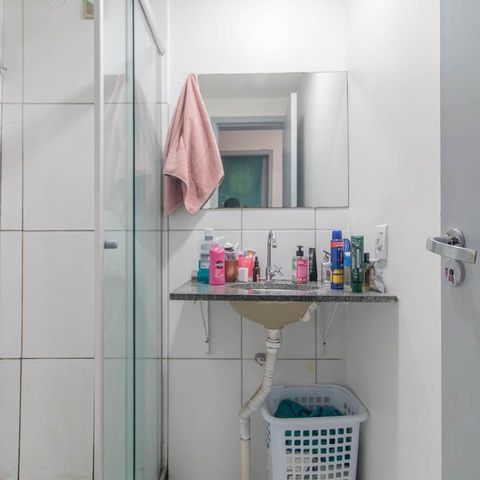 Apartamento à venda com 47m², 2 quartos e 1 vagaBanheiro Social