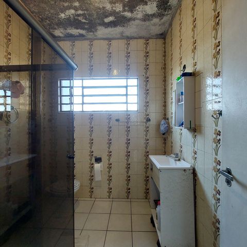 Casa à venda com 98m², 3 quartos e 3 vagas Casa à venda com 98m², 3 quartos e 3 vagasBanheiro 2
