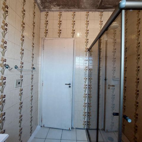 Casa à venda com 98m², 3 quartos e 3 vagas Casa à venda com 98m², 3 quartos e 3 vagasBanheiro 2