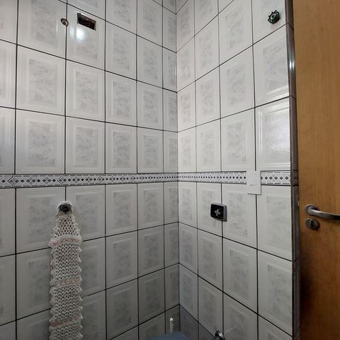 Casa à venda com 98m², 3 quartos e 3 vagas Casa à venda com 98m², 3 quartos e 3 vagasBanheiro 1
