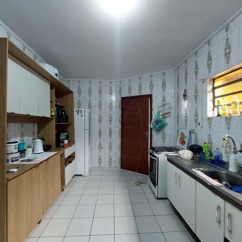 Casa à venda com 98m², 3 quartos e 3 vagas Casa à venda com 98m², 3 quartos e 3 vagasCozinha