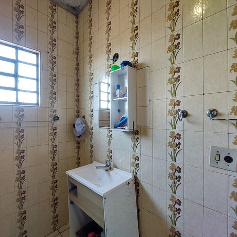 Casa à venda com 98m², 3 quartos e 3 vagas Casa à venda com 98m², 3 quartos e 3 vagasBanheiro 2