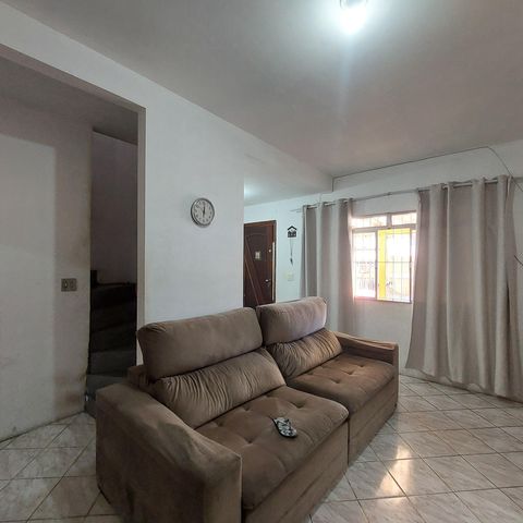 Casa à venda com 98m², 3 quartos e 3 vagas Casa à venda com 98m², 3 quartos e 3 vagasSala