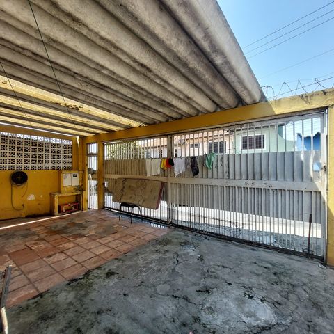 Casa à venda com 98m², 3 quartos e 3 vagas Casa à venda com 98m², 3 quartos e 3 vagasGaragem