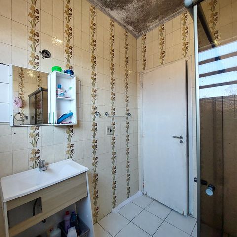 Casa à venda com 98m², 3 quartos e 3 vagas Casa à venda com 98m², 3 quartos e 3 vagasBanheiro 2