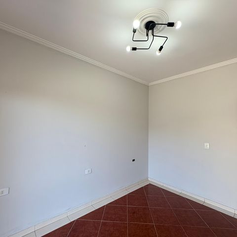 Casa à venda com 183m², 4 quartos e 2 vagasSuíte