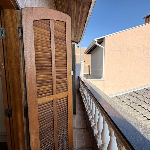 Casa à venda com 183m², 4 quartos e 2 vagasSacada Quarto 1
