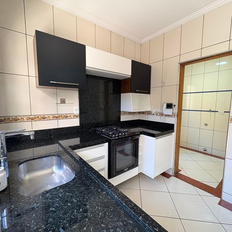 Casa à venda com 183m², 4 quartos e 2 vagasCozinha