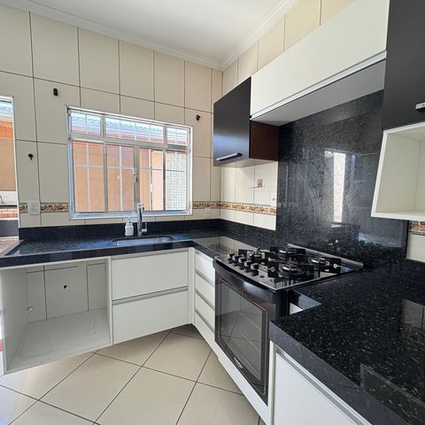 Casa à venda com 183m², 4 quartos e 2 vagasCozinha