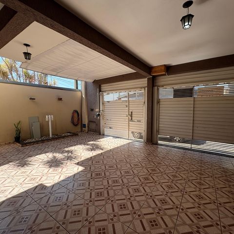 Casa à venda com 183m², 4 quartos e 2 vagasGaragem