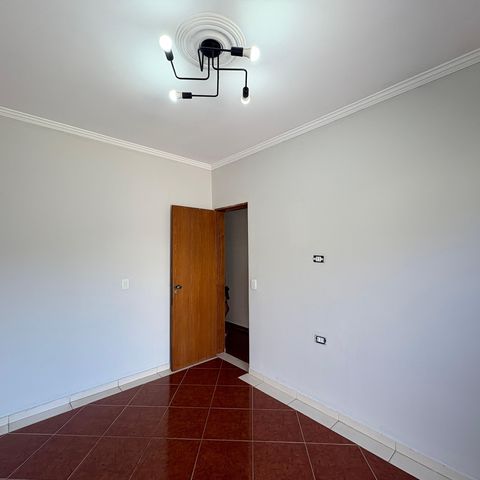 Casa à venda com 183m², 4 quartos e 2 vagasSuíte